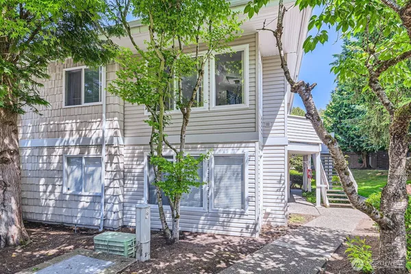 $335,000 | 9210 Market Place, Unit F202, Lake Stevens, WA 98258