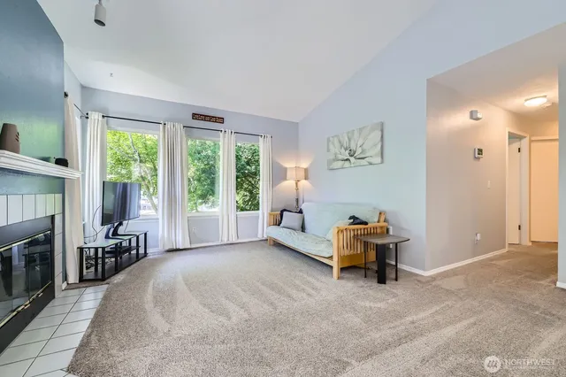 $339,900 | 9210 Market Place, Unit F202, Lake Stevens, WA 98258