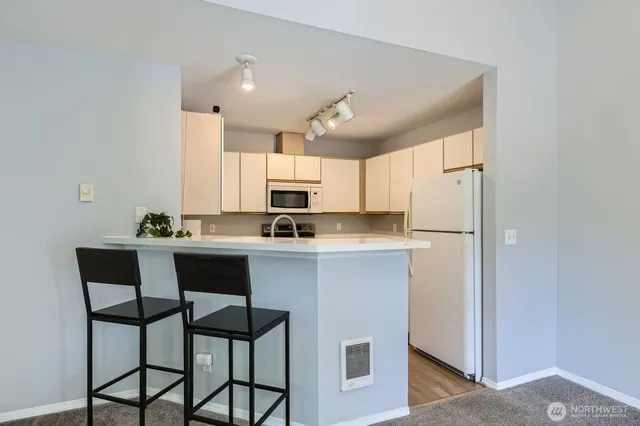 $339,900 | 9210 Market Place, Unit F202, Lake Stevens, WA 98258