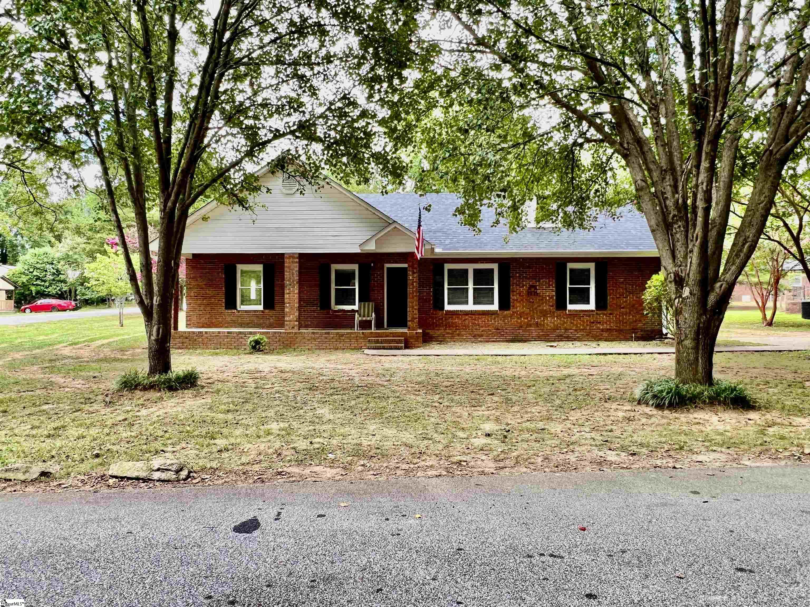 460 Sierra Road Spartanburg, SC 29301 - Photo 3 of 22 Gallery Image 3