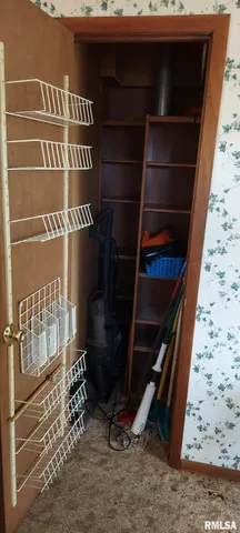 $135,000 | 862 270th Street, Viola, IL 61486