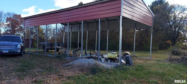 $135,000 | 862 270th Street, Viola, IL 61486