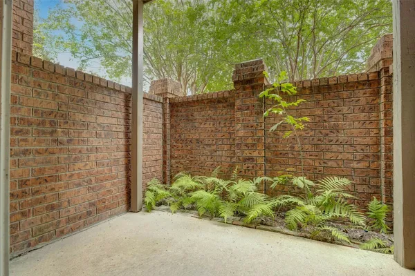 $98,000 | 11201 Lynbrook Drive, Unit 3702, Houston, TX 77042