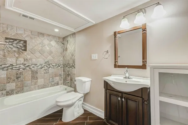 $98,000 | 11201 Lynbrook Drive, Unit 3702, Houston, TX 77042