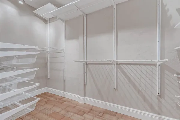 $98,000 | 11201 Lynbrook Drive, Unit 3702, Houston, TX 77042