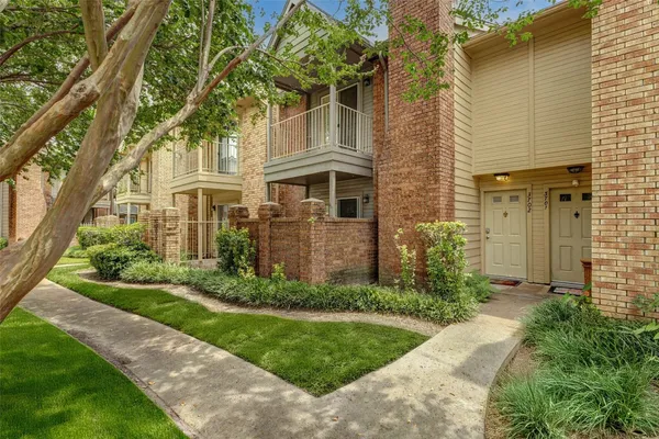 $98,000 | 11201 Lynbrook Drive, Unit 3702, Houston, TX 77042