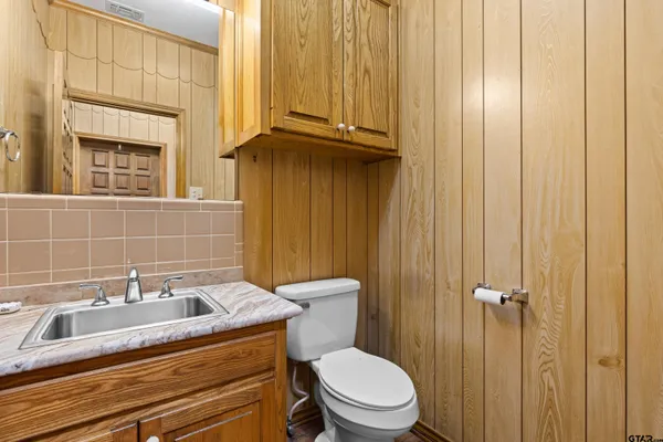 $439,000 | 450 Highway 43, Tatum, TX 75691