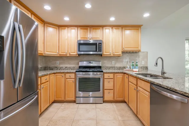 $647,000 | 18 Eldon Way, Atkinson, NH 03811