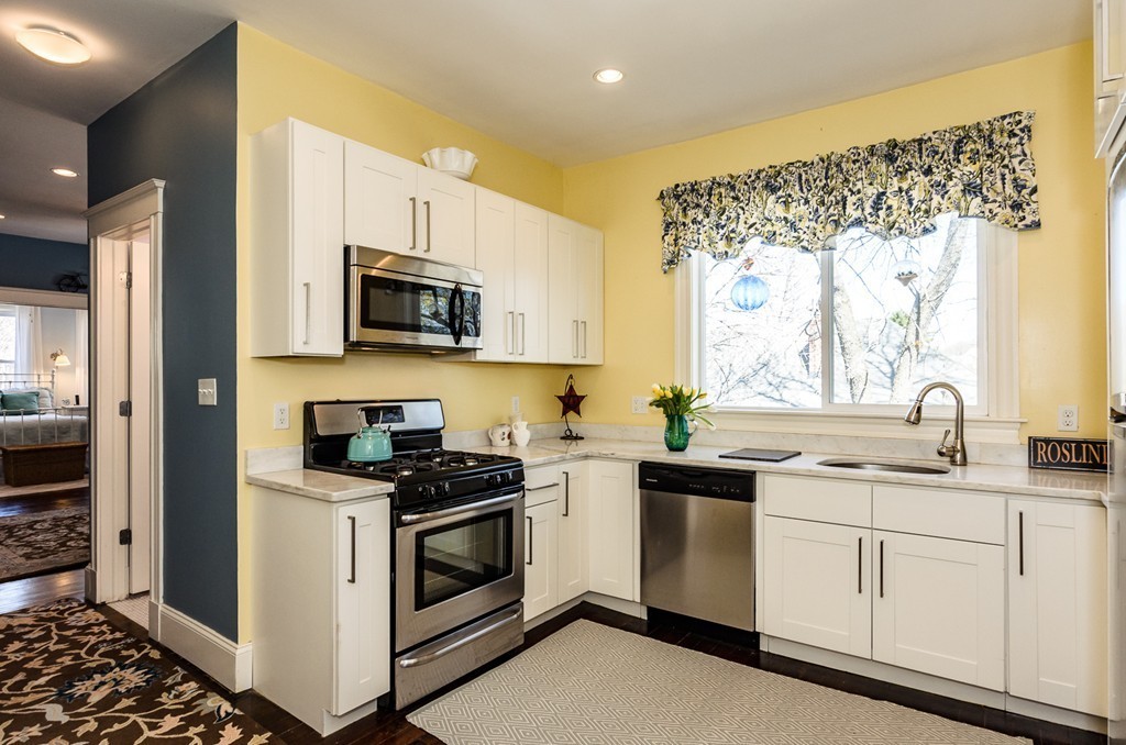 34 Catherine Street, Unit 6 Boston, MA 02131 - Photo 7 of 10