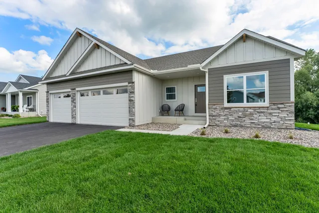 $576,135 | 521 Sienna Drive, Watertown, MN 55388