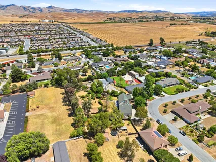 $999,000 | 130 Sunrise Drive, Hollister, CA 95023
