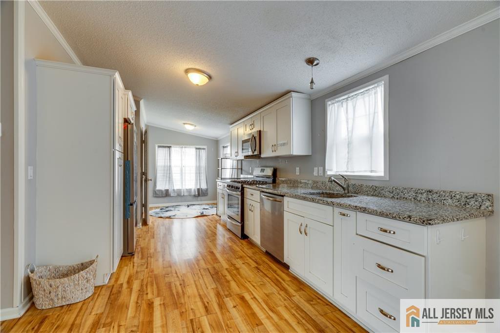 14 Dickens Road North Brunswick, NJ 08902 - Photo 8 of 22 Gallery Image 8