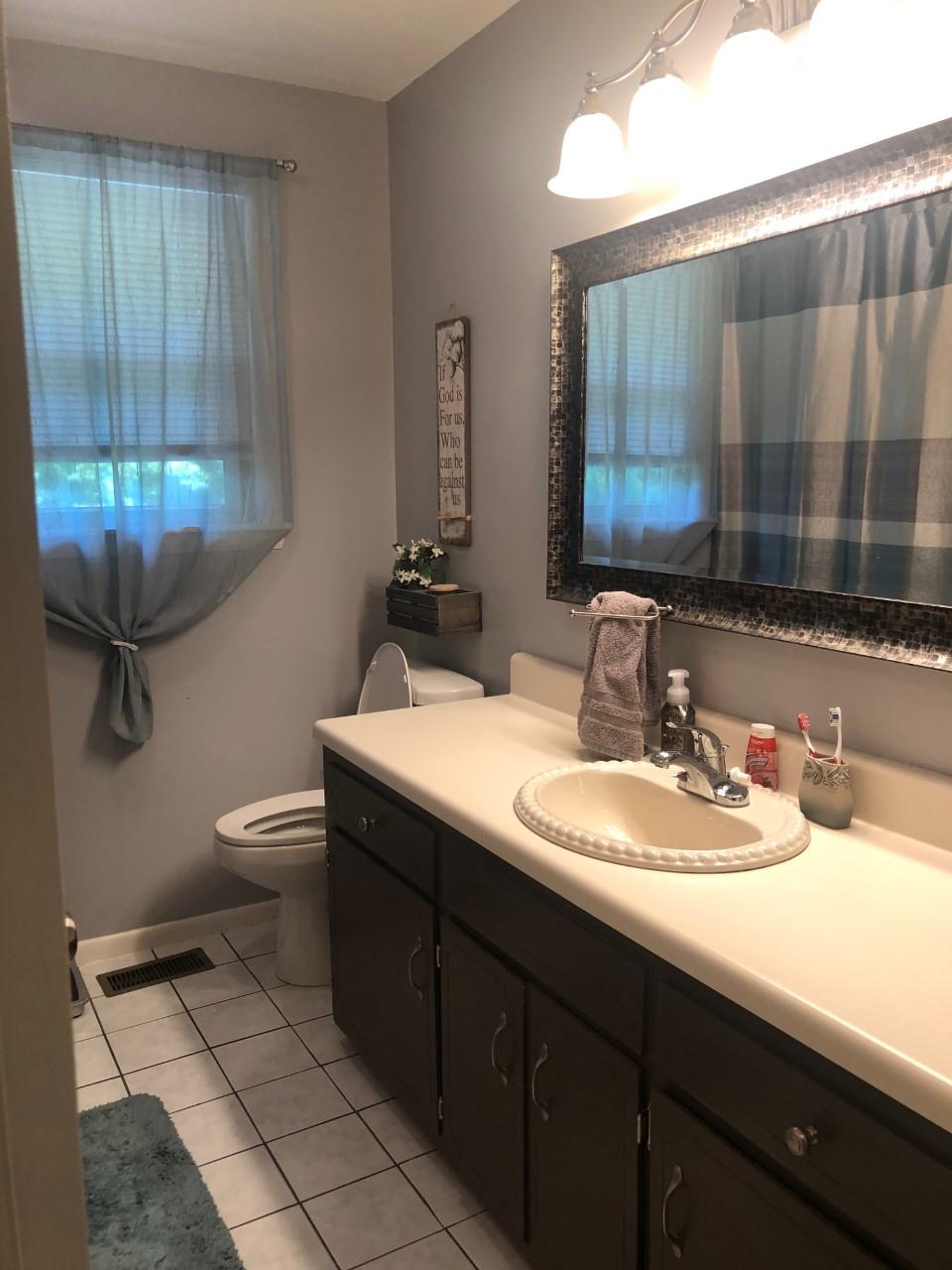 3240 Scott Road Clarksville, TN 37043 - Photo 13 of 30 Full hall bath upstairs.