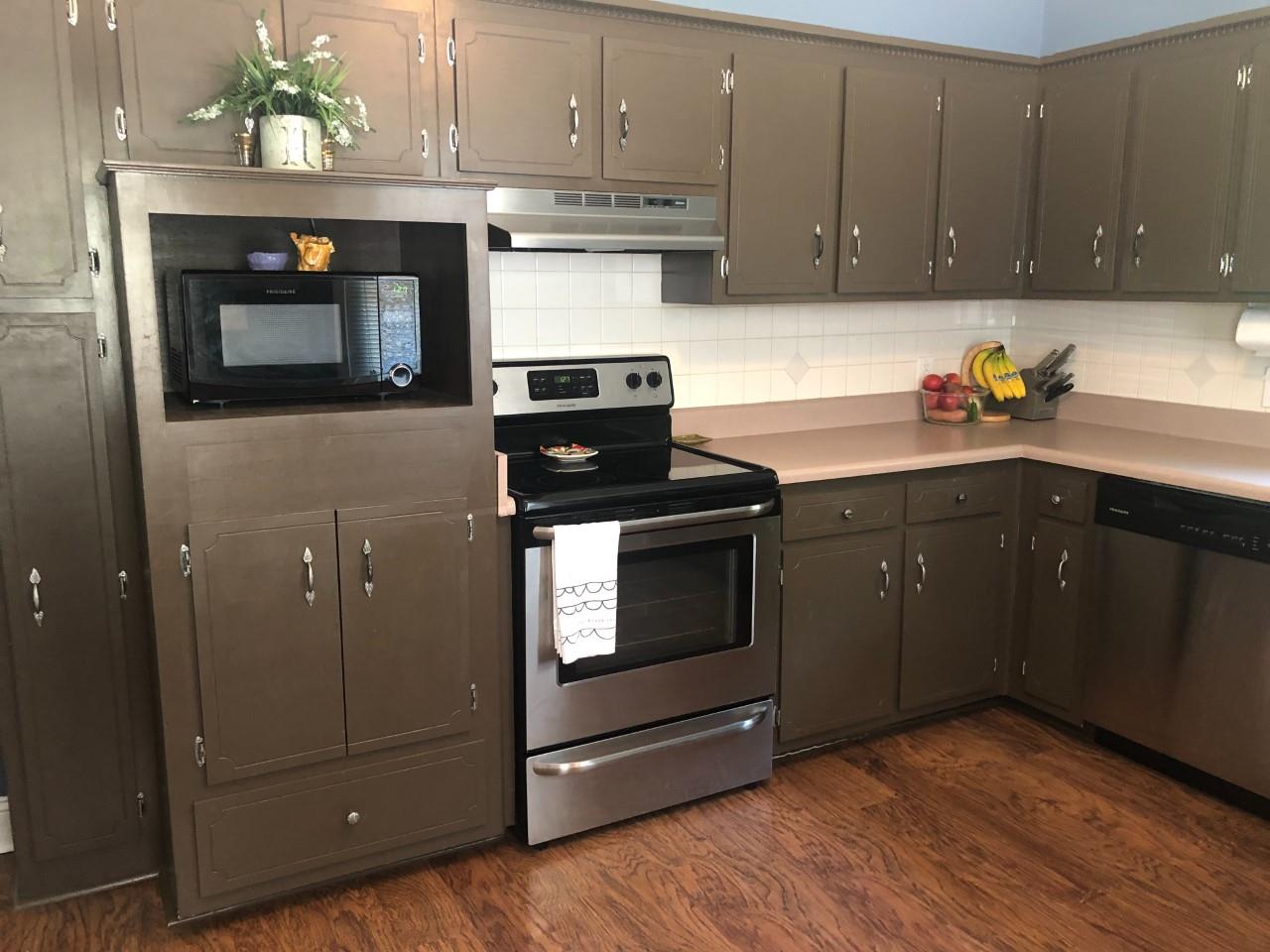 3240 Scott Road Clarksville, TN 37043 - Photo 5 of 30 Country kitchen with TONS of cabinets!