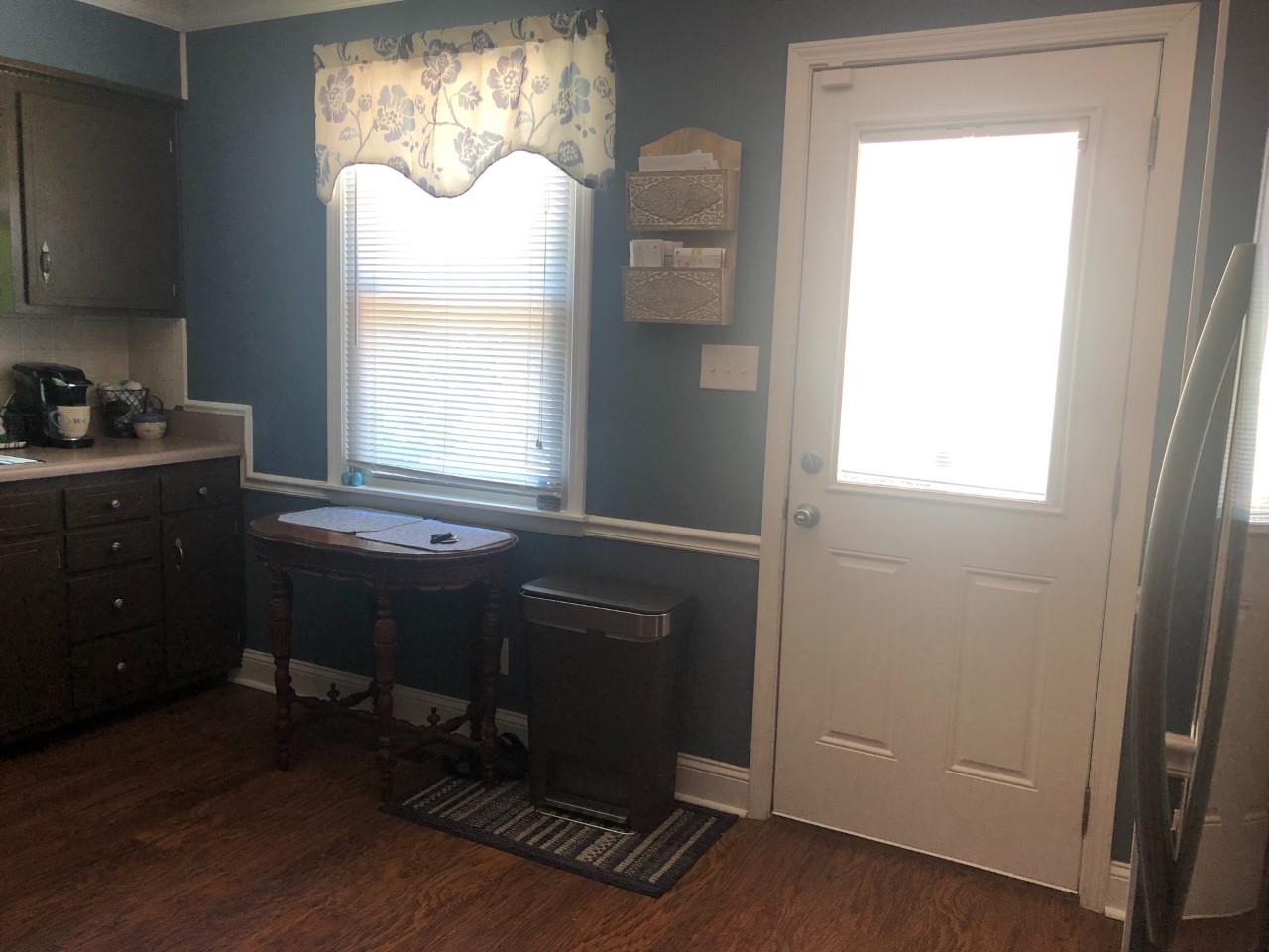 3240 Scott Road Clarksville, TN 37043 - Photo 7 of 30 Space for breakfast nook.