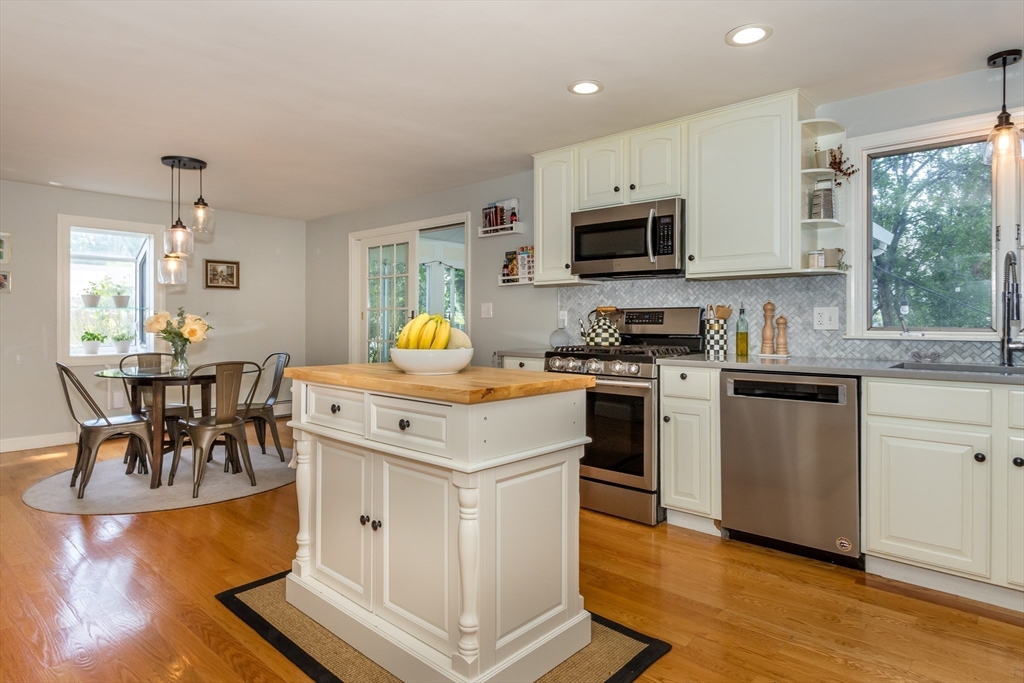 81 Assabet Road Quincy, MA 02169 - Photo 5 of 36