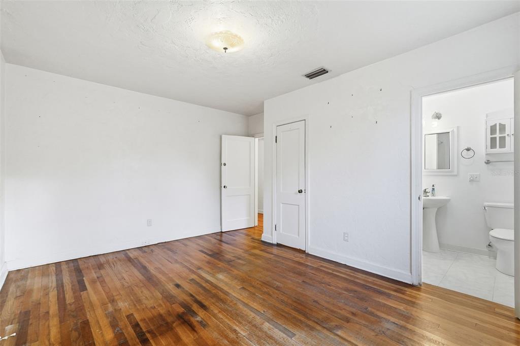 1423 Northwest 11th Road Gainesville, FL 32605 - Photo 7 of 42