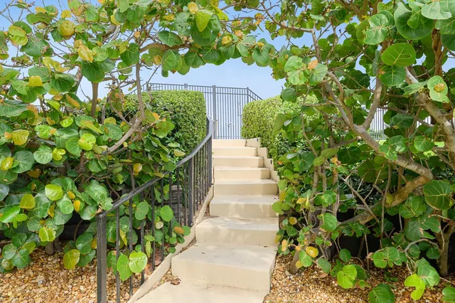 $4,000 | 5420 North Ocean Drive, Unit 1703, Singer Island, FL 33404