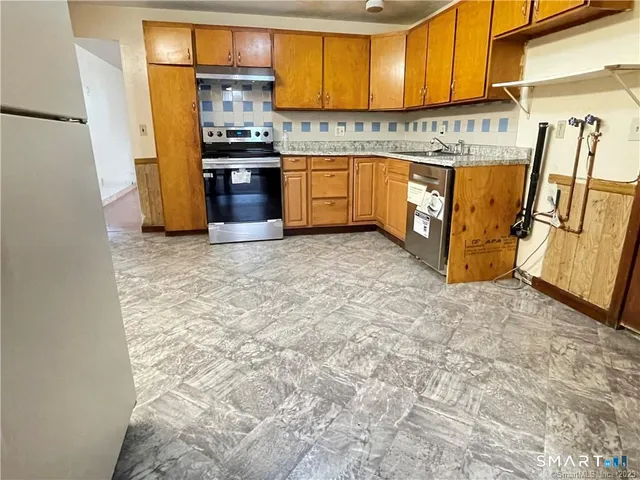 $129,900 | 19 Bell Court, Unit A1, East Hartford, CT 06108