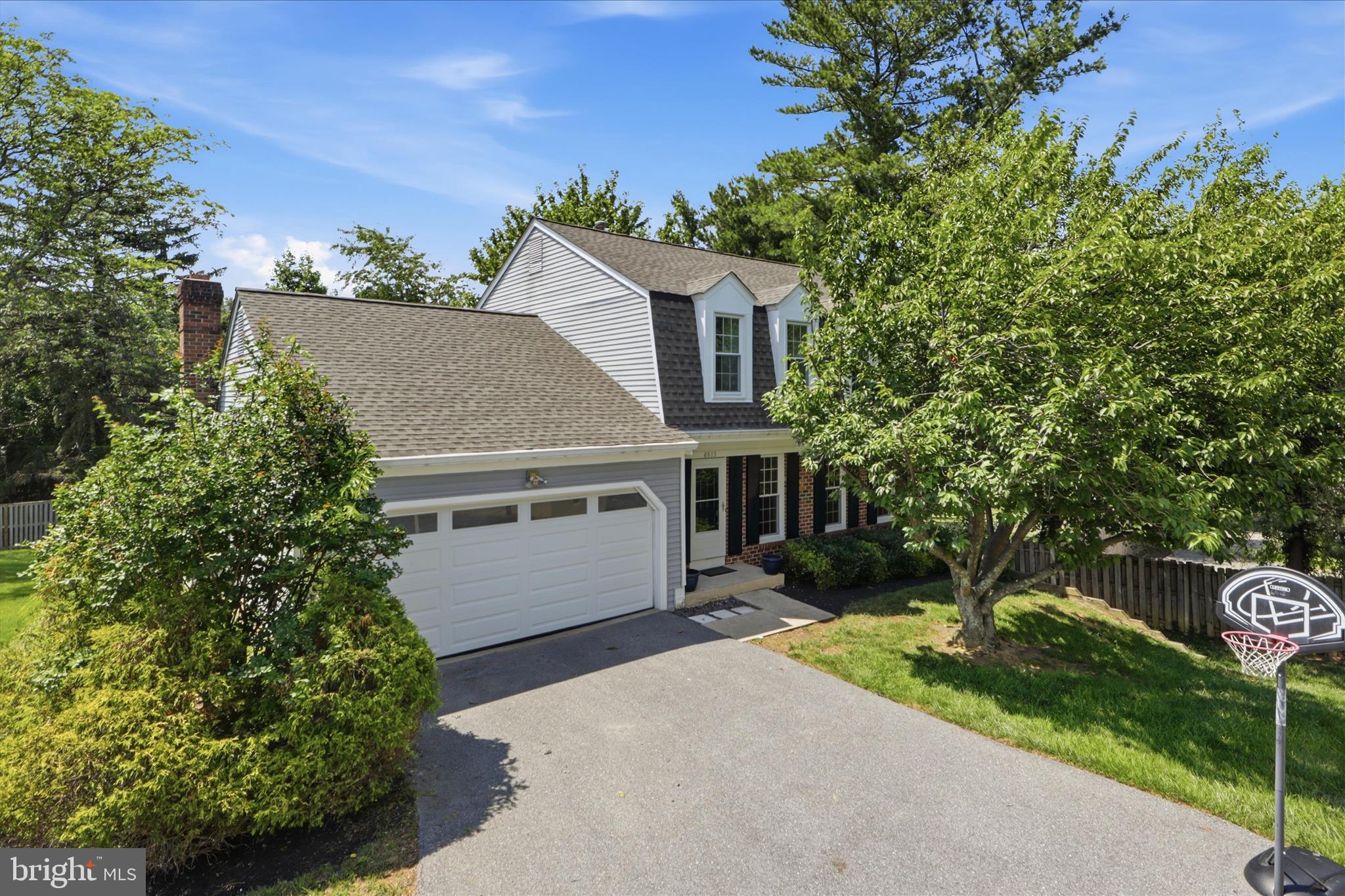 8615 Aqueduct Road Potomac, MD 20854 - Photo 2 of 57