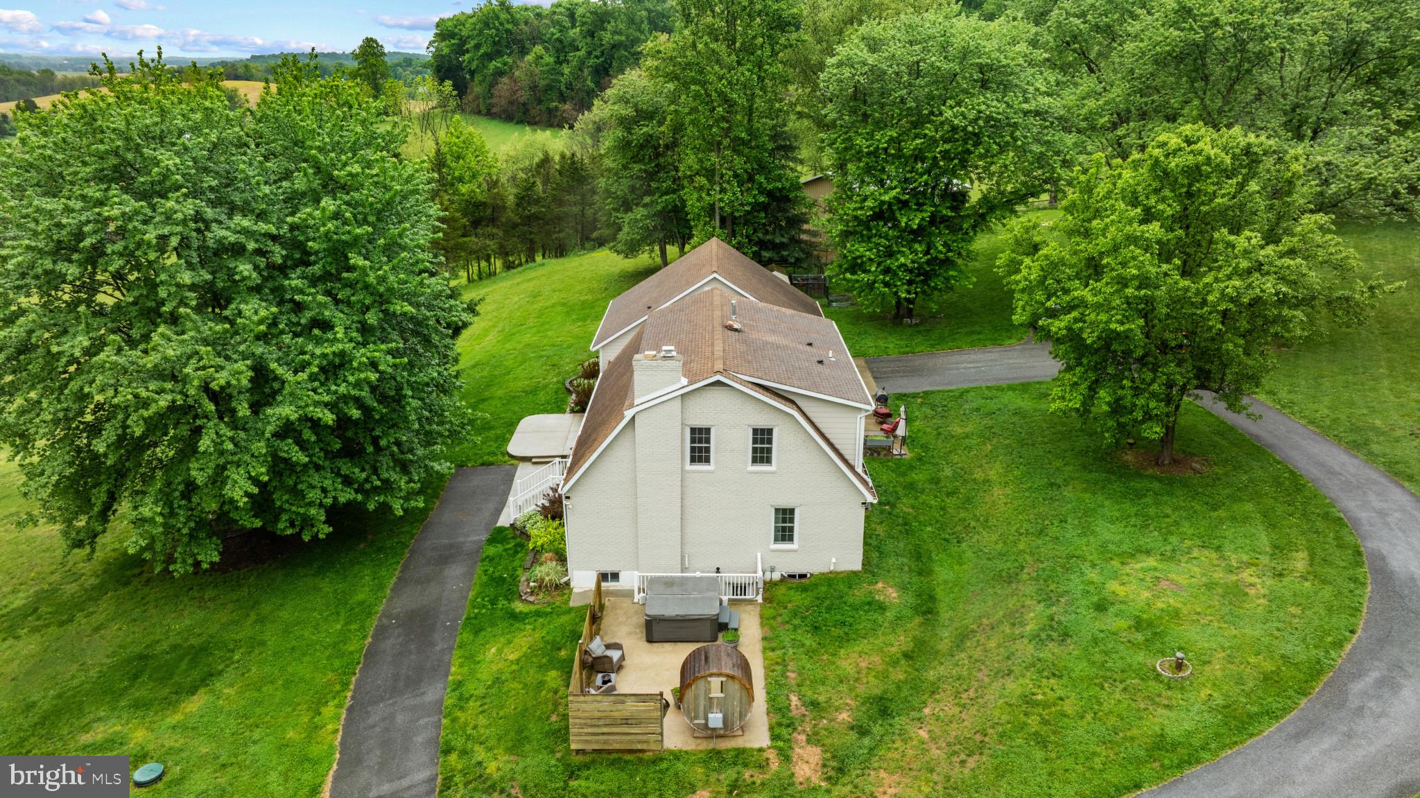 8730 Mapleville Road Mount Airy, MD 21771 - Photo 6 of 91