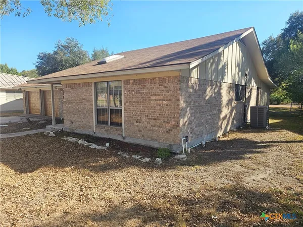 $165,000 | 607 West Johnson Street, Cuero, TX 77954