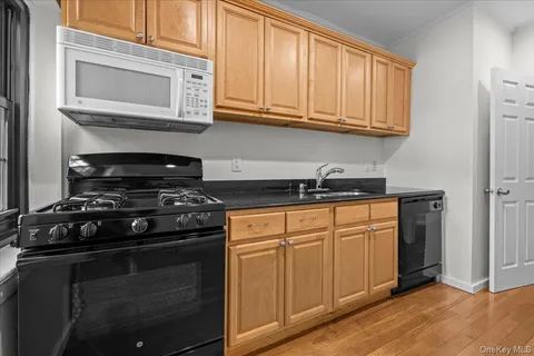 $310,000 | 1440 Boston Post Road, Unit 2I, Larchmont, NY 10538