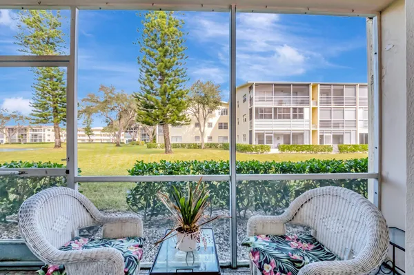 $1,350 | 176 Dorset East, Boca Raton, FL 33434