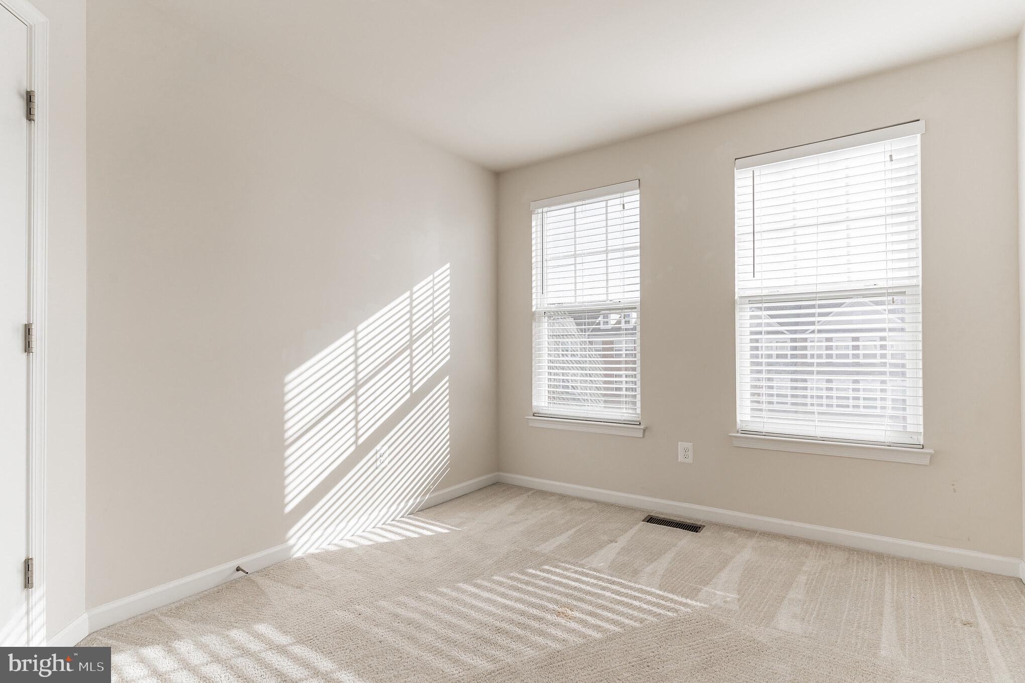 25621 Pleasant Valley Road Chantilly, VA 20152 - Photo 7 of 52