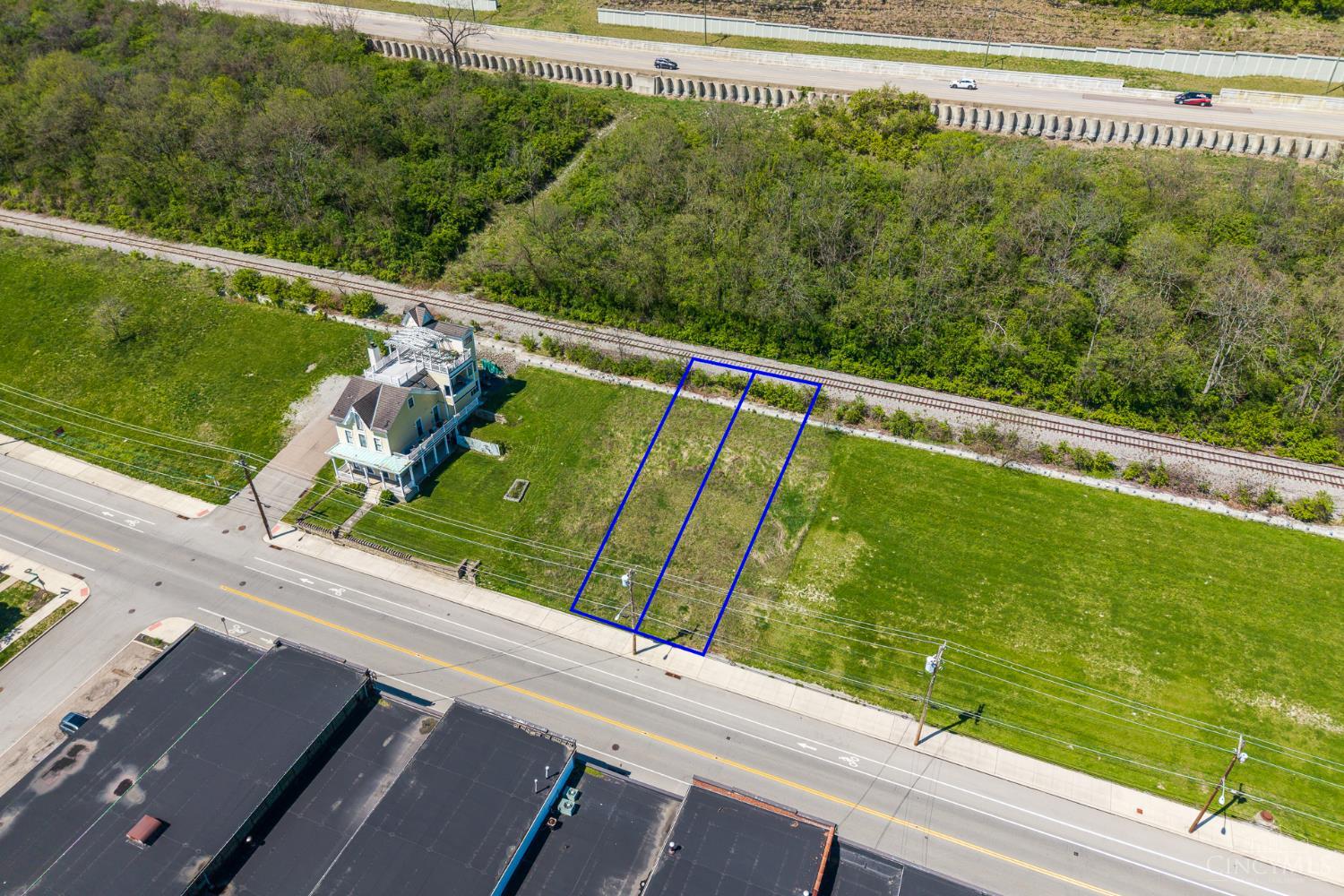 2010 Riverside Drive Cincinnati, OH 45202 - Photo 2 of 8