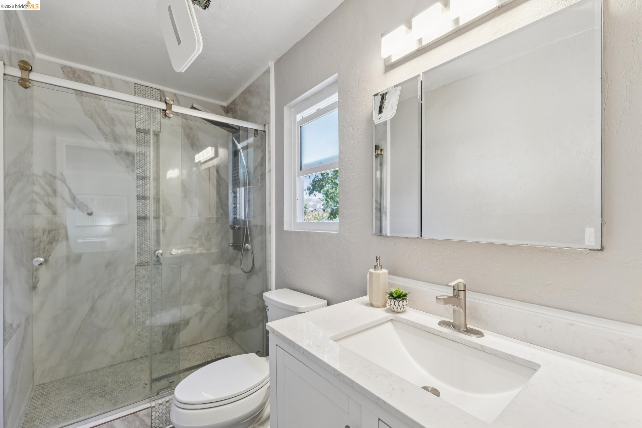 6756 Snake Road Oakland, CA 94611 - Photo 16 of 52