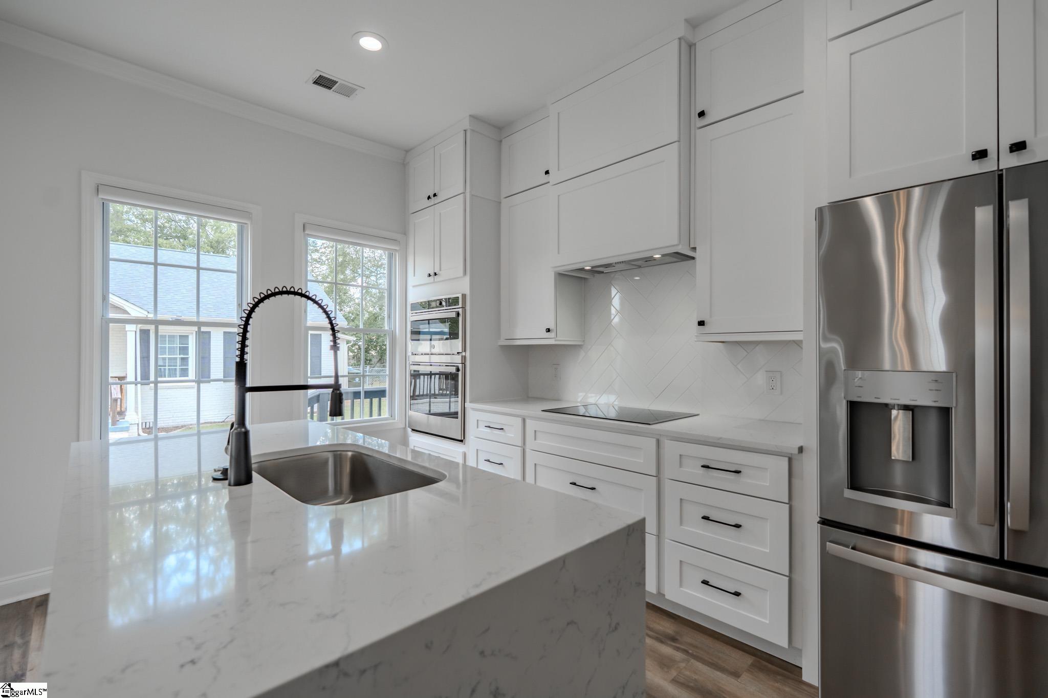 23 Old Augusta Road Greenville, SC 29605 - Photo 4 of 50 Gallery Image 4