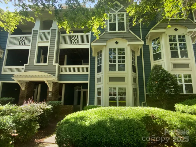 $258,000 | 2210 Sumner Green Avenue, Unit H, Charlotte, NC 28203
