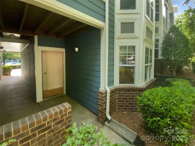 $258,000 | 2210 Sumner Green Avenue, Unit H, Charlotte, NC 28203