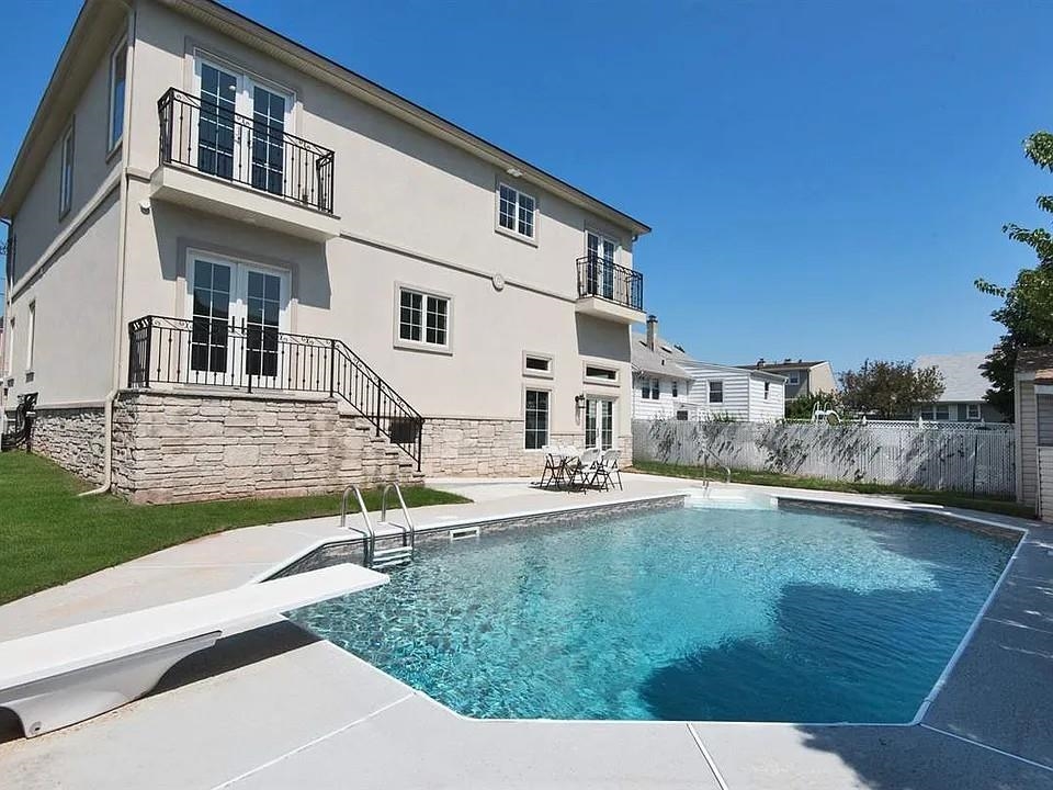 692 1st Street, Unit 692 Secaucus, NJ 07094 - Photo 14 of 22