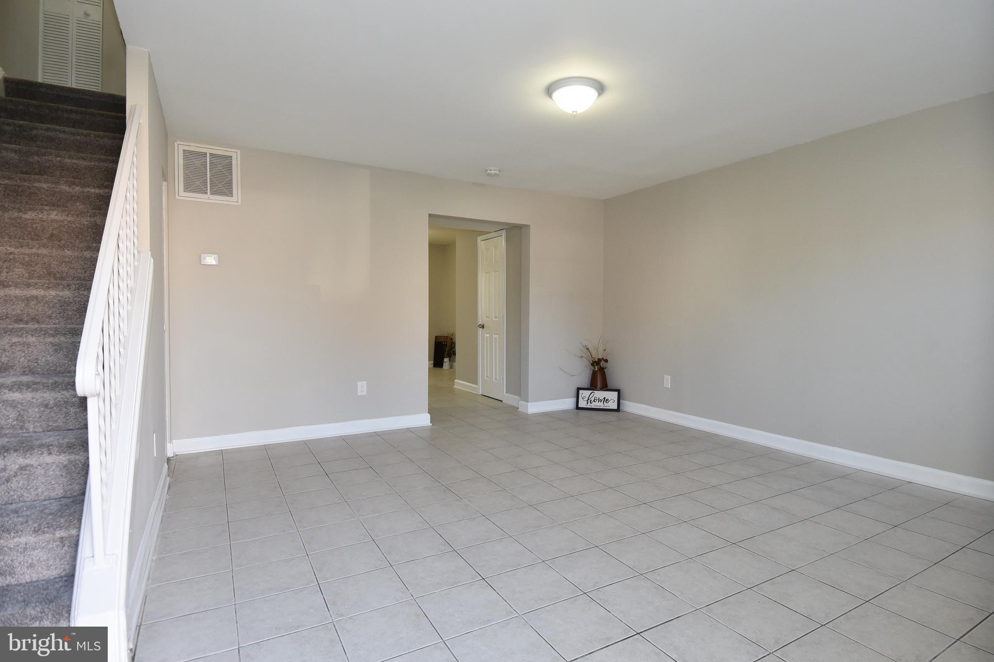 9778 Bragg Lane Manassas, VA 20110 - Photo 3 of 30 Large Family Room