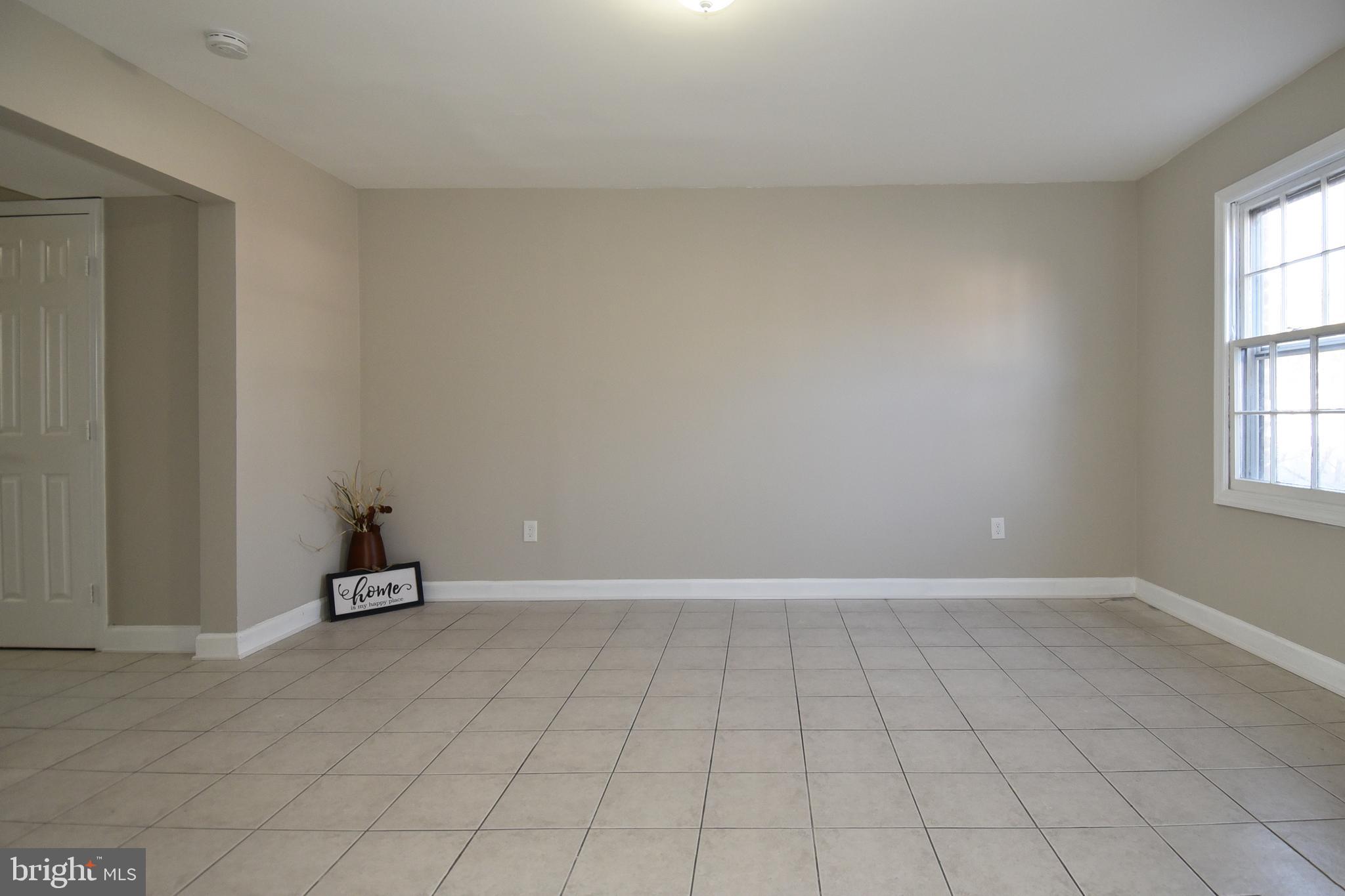 9778 Bragg Lane Manassas, VA 20110 - Photo 4 of 30 Family Room