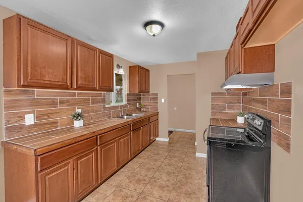 $345,000 | 1358 Conner Avenue, Dos Palos, CA 93620