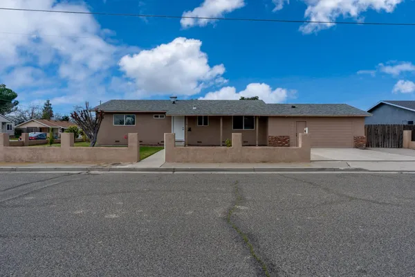 $345,000 | 1358 Conner Avenue, Dos Palos, CA 93620