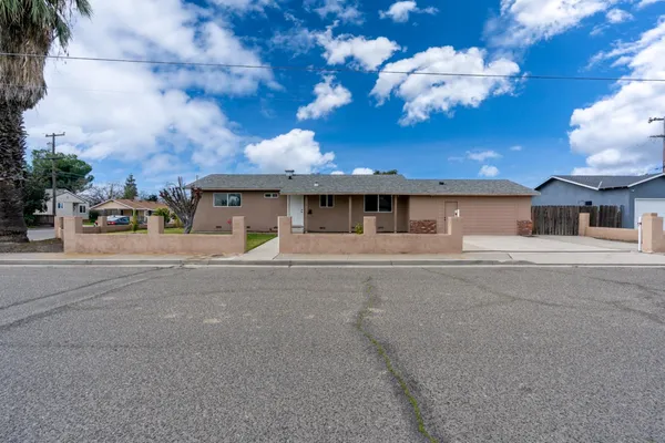 $345,000 | 1358 Conner Avenue, Dos Palos, CA 93620