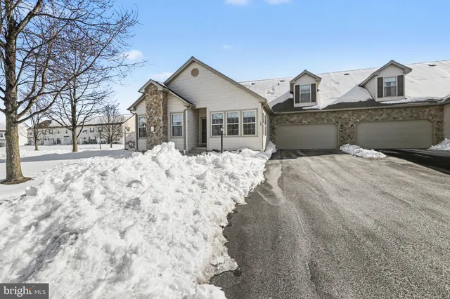 $390,000 | 50 South Village Circle, Palmyra, PA 17078