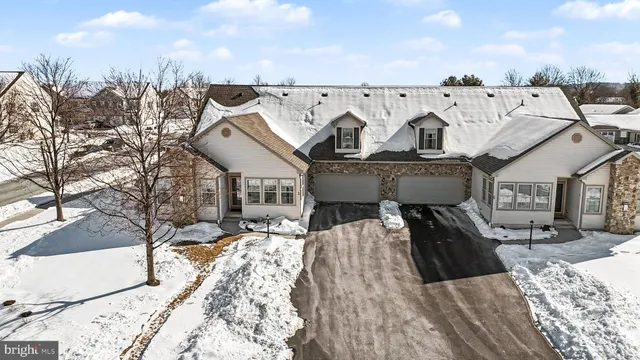 $390,000 | 50 South Village Circle, Palmyra, PA 17078