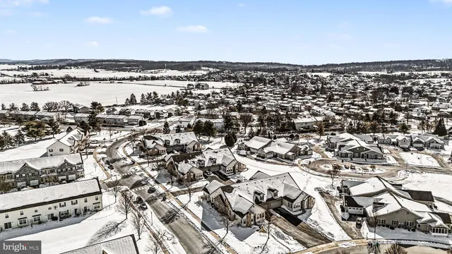 $390,000 | 50 South Village Circle, Palmyra, PA 17078