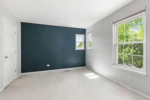 $430,000 | 349 Hampton Court, Crystal Lake, IL 60012