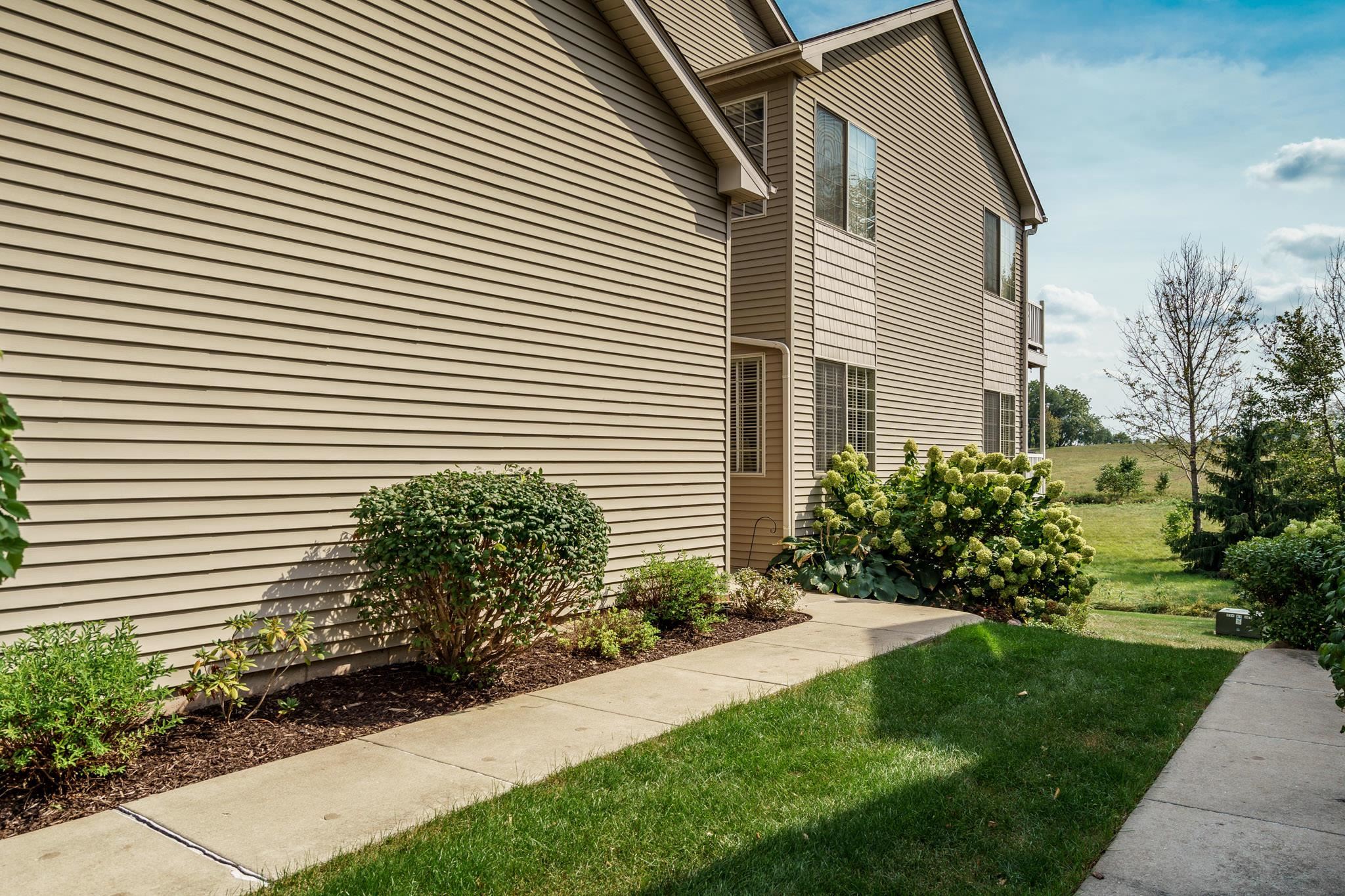 6023 Fox Basin Road Rockford, IL 61108 - Photo 4 of 40 Gallery Image 4