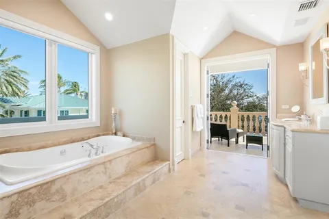 $25,000,000 | 2 Pelican Drive, Fort Lauderdale, FL 33301