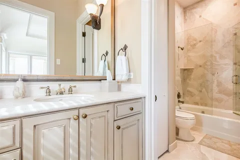 $25,000,000 | 2 Pelican Drive, Fort Lauderdale, FL 33301