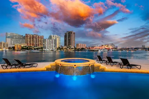 $25,000,000 | 2 Pelican Drive, Fort Lauderdale, FL 33301