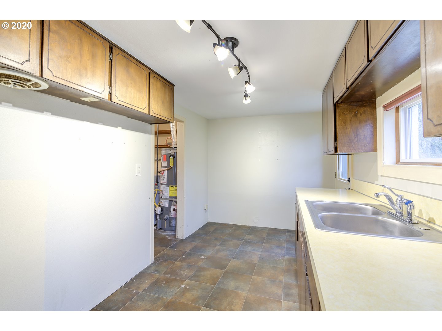 11515 Northwest Laidlaw Road Portland, OR 97229 - Photo 11 of 29 Gallery Image 11