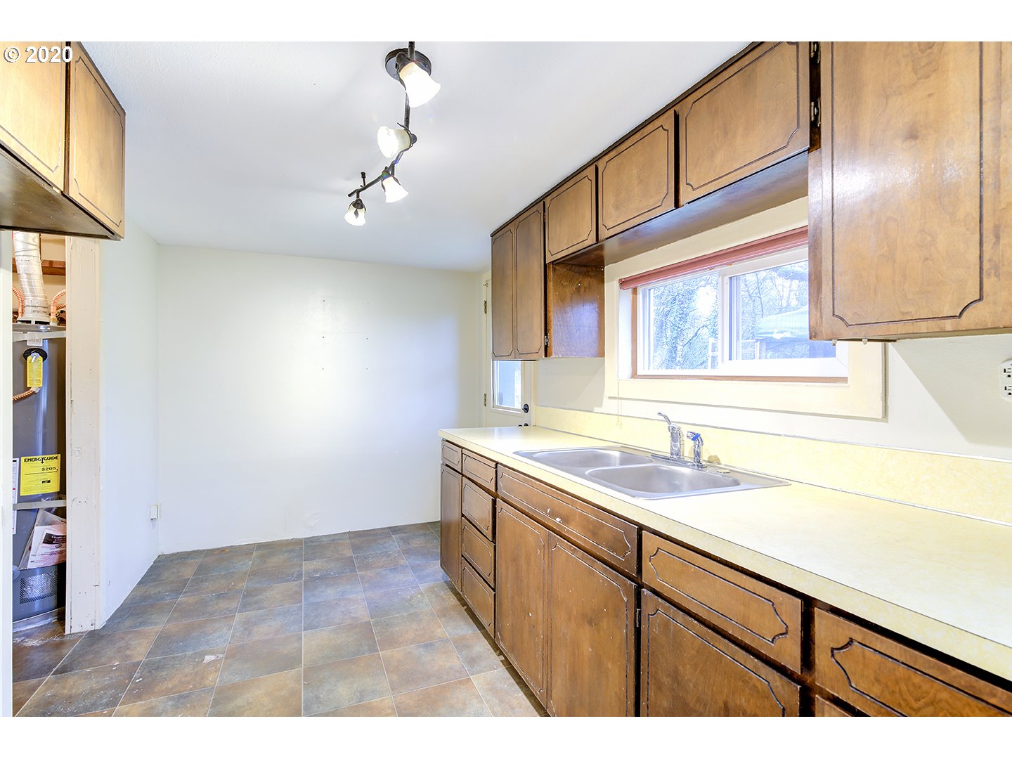 11515 Northwest Laidlaw Road Portland, OR 97229 - Photo 12 of 29 Gallery Image 12